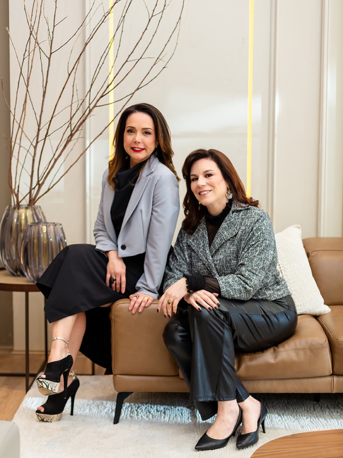 Dra. Ribeiro e Dra. Tavares — sócias do escritório